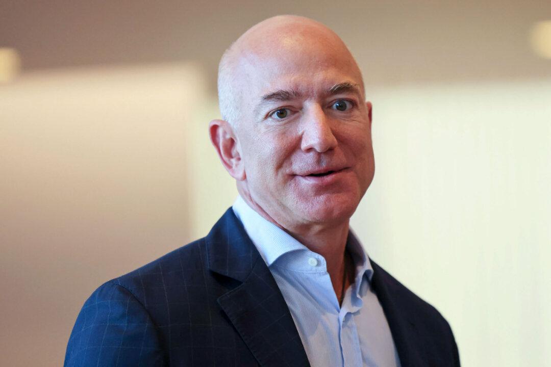 Jeff Bezos Defends Washington Post’s Decision Not to Endorse Presidential Candidate
