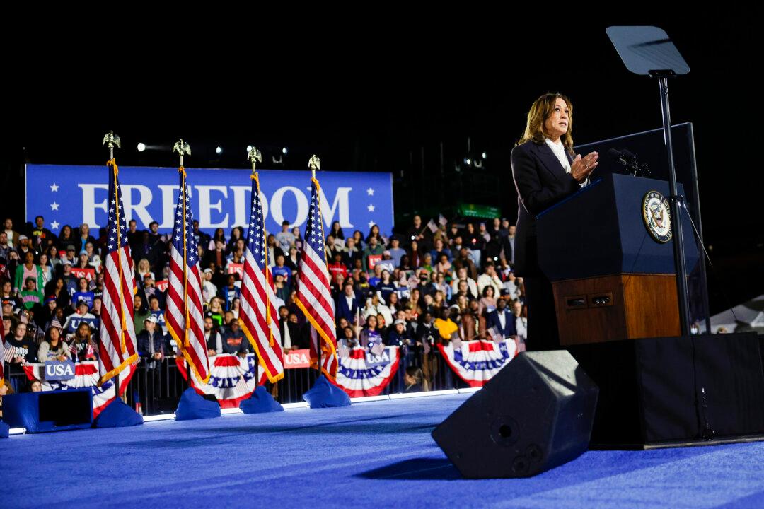 Harris Makes Final Pitch in Washington