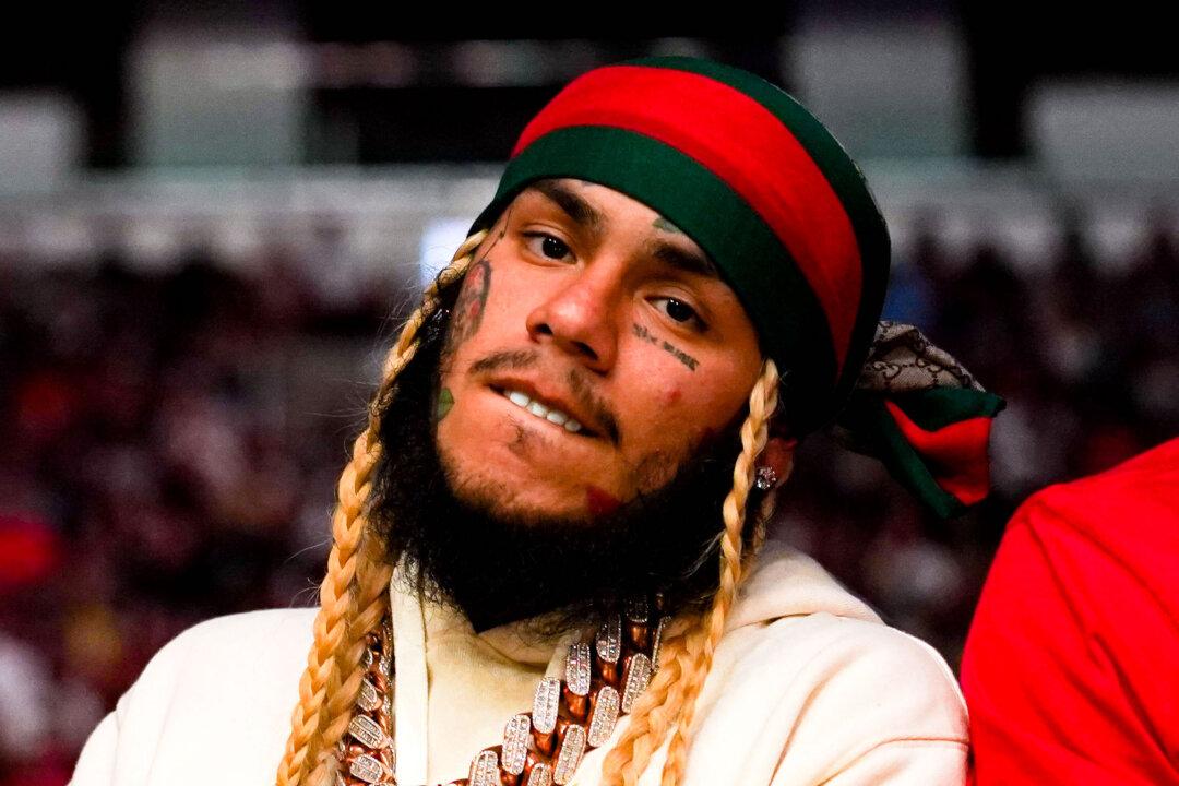 Rapper Tekashi 6Ix9ine Detained in New York on Parole Violation Claims