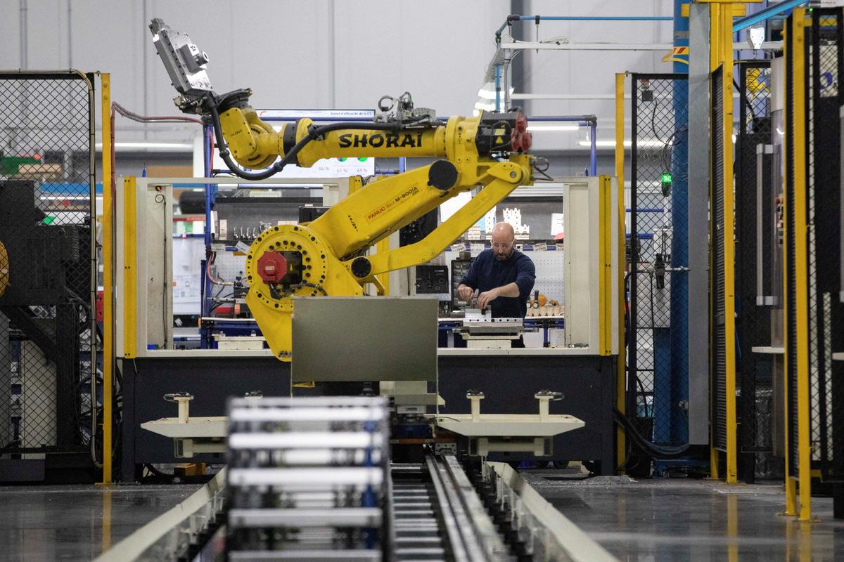 Canada’s Economy Likely Missed Central Bank’s Third Quarter Growth Forecast