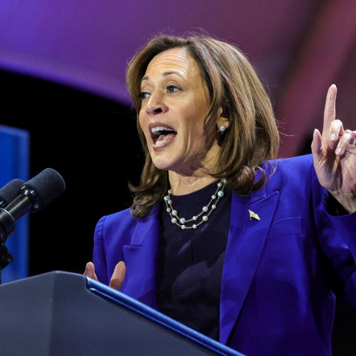 Harris Campaigns in Charlotte, North Carolina