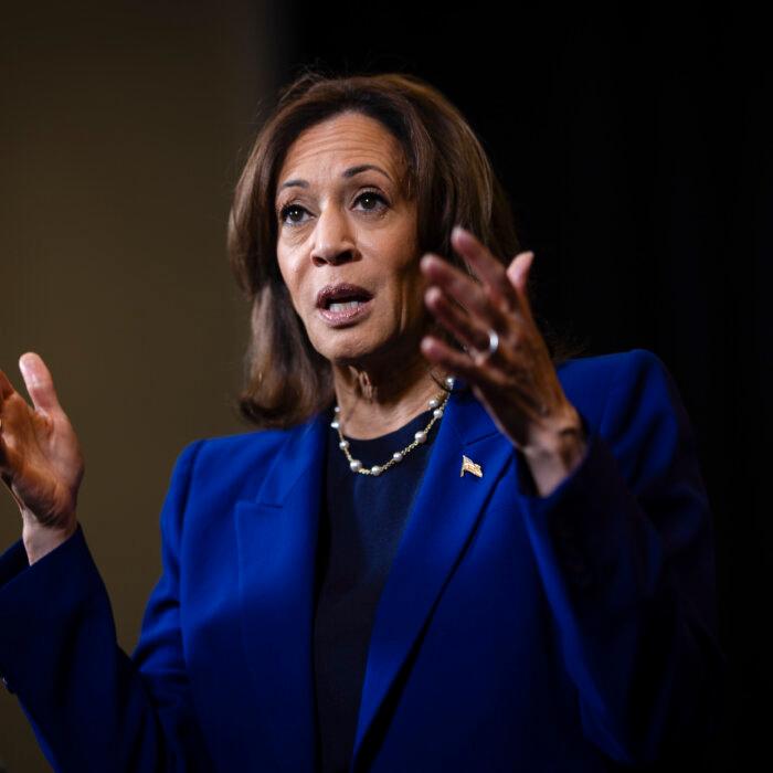 Harris Rallies in Little Chute, Wisconsin