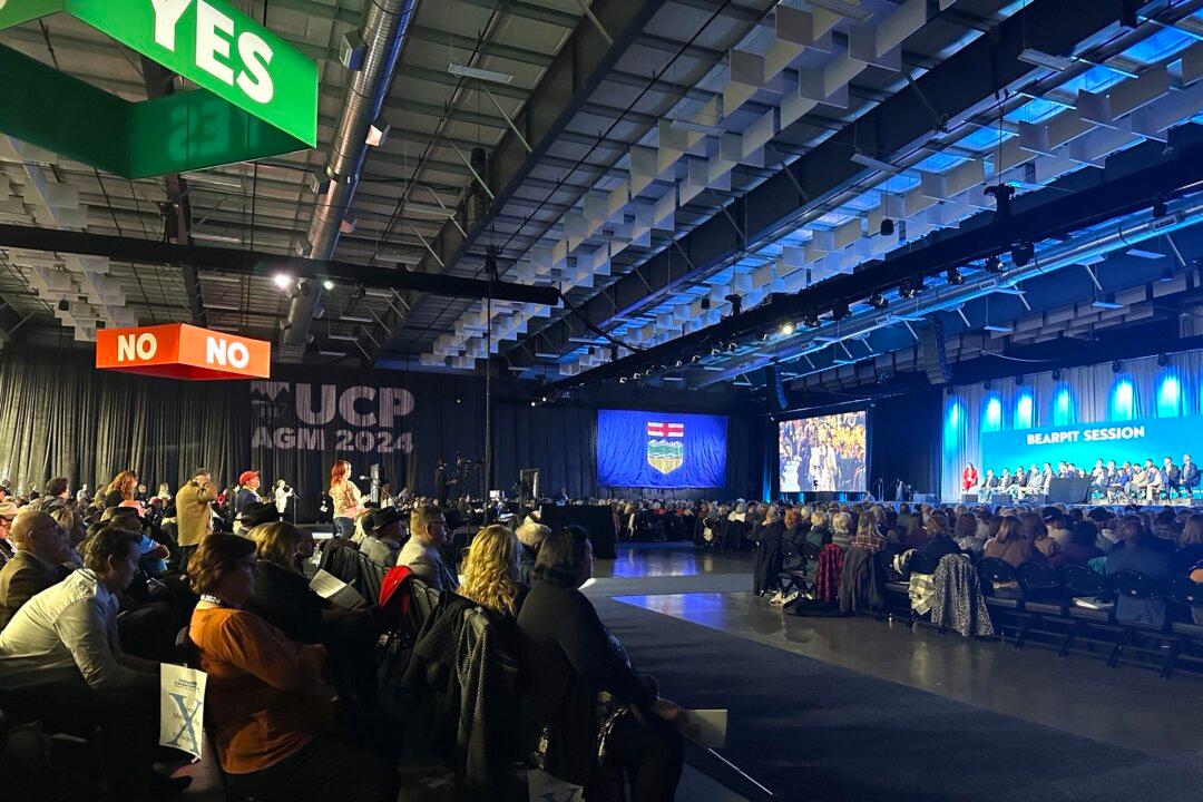 Alberta Premier Smith Faces Crucial Leadership Vote at Party Convention