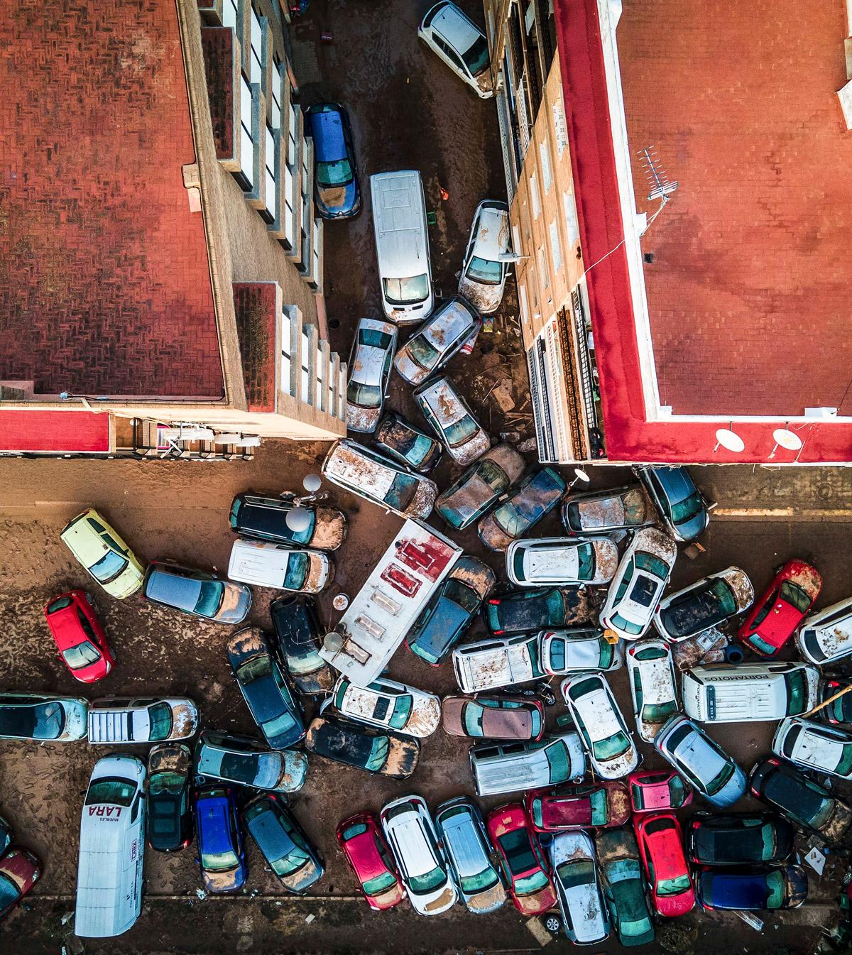 Day in Photos: Commemorations, Flood Devastation, and a New Leader