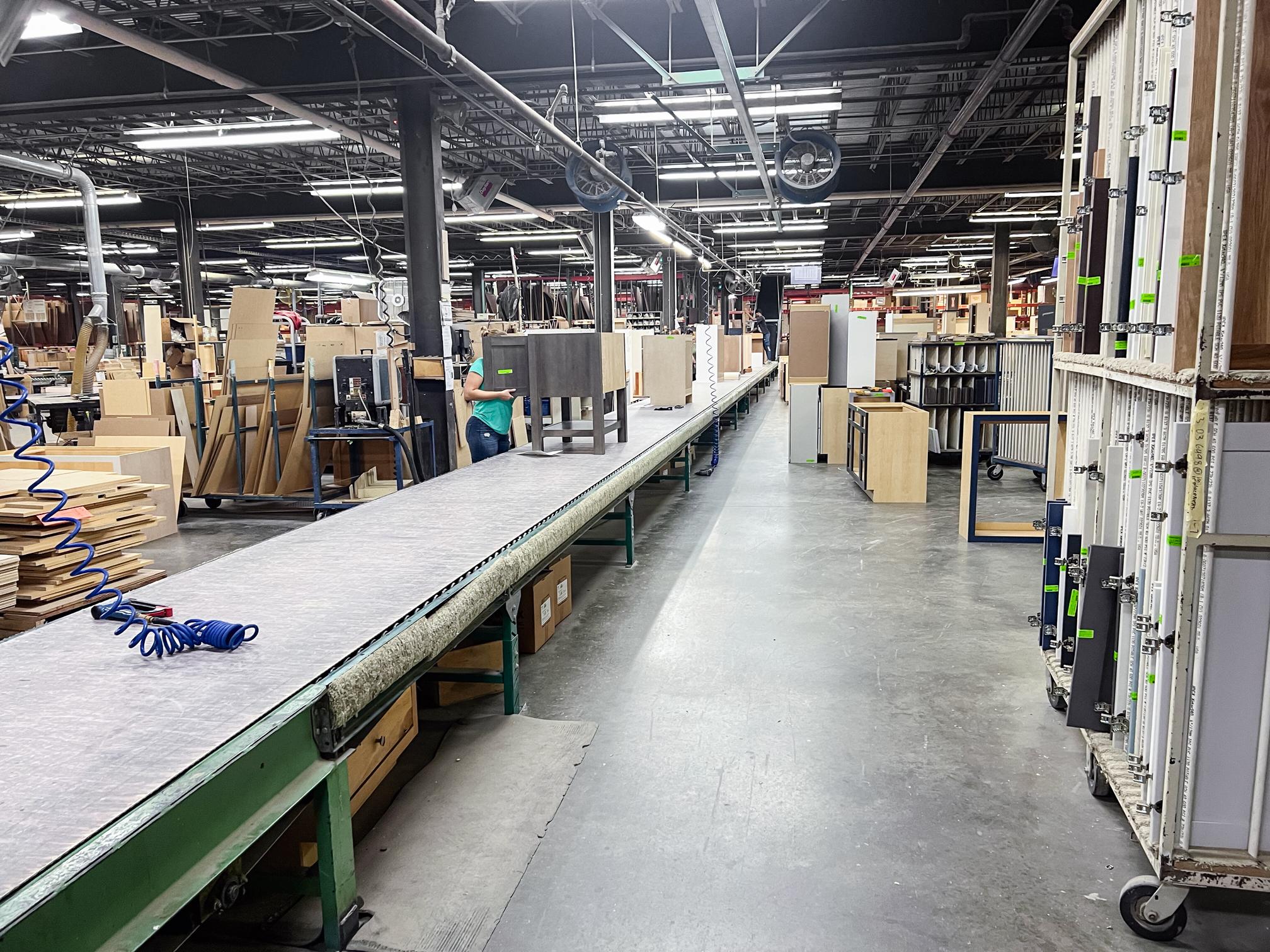 Insiders Say Trump’s Tariffs Could Revive This Dying US Industry | USNN World News image-5753057