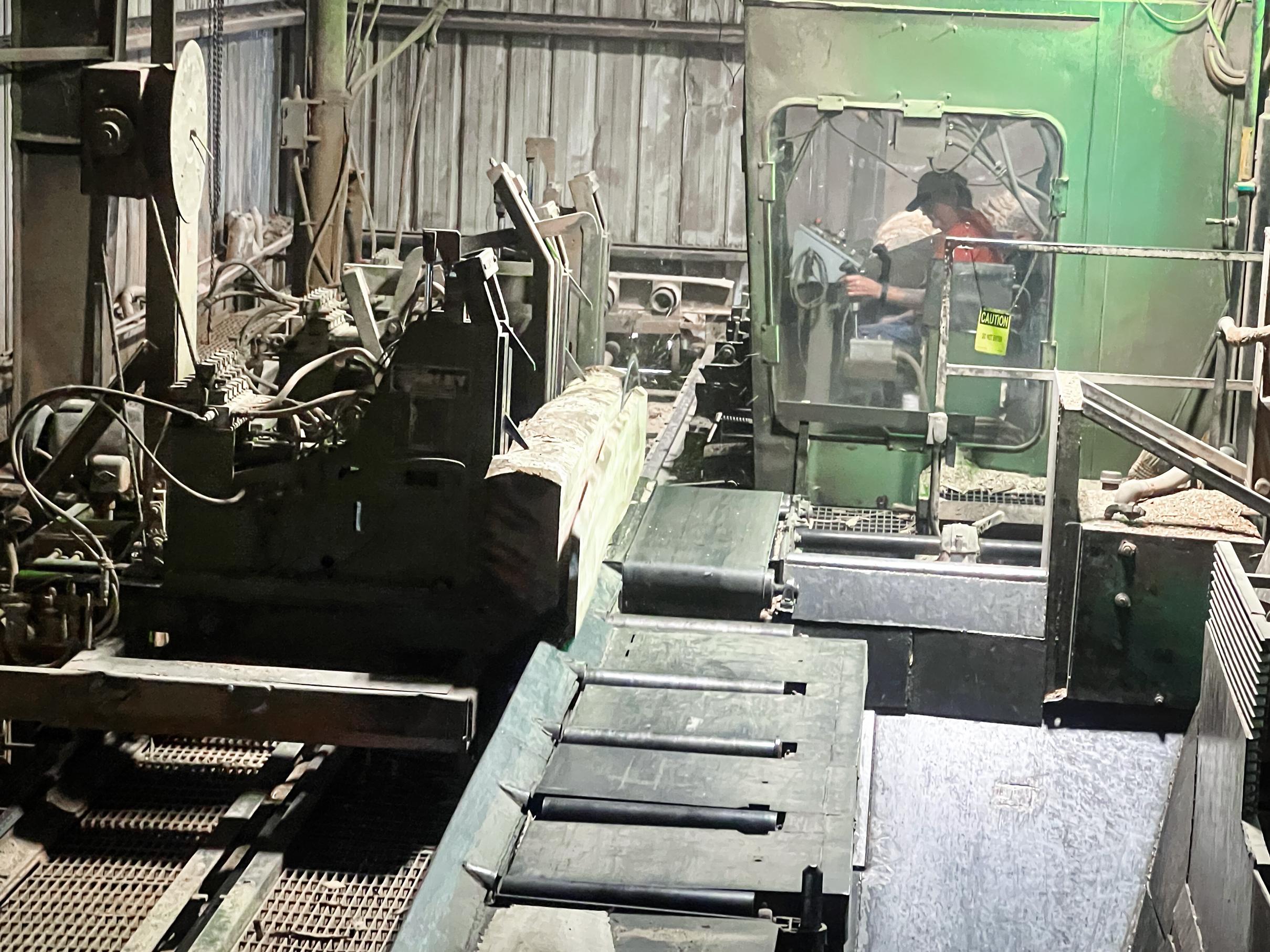 Insiders Say Trump’s Tariffs Could Revive This Dying US Industry | USNN World News image-5753061