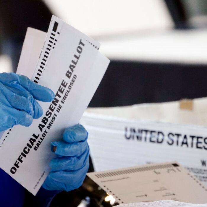 Georgia Judge Dismisses GOP Effort to Halt Weekend Absentee Ballot Drop-Offs