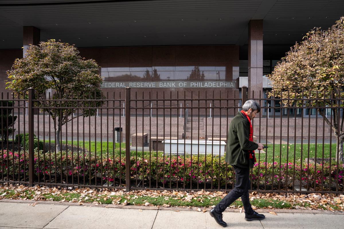 Federal Reserve Governor Defends Central Bank Independence thumbnail