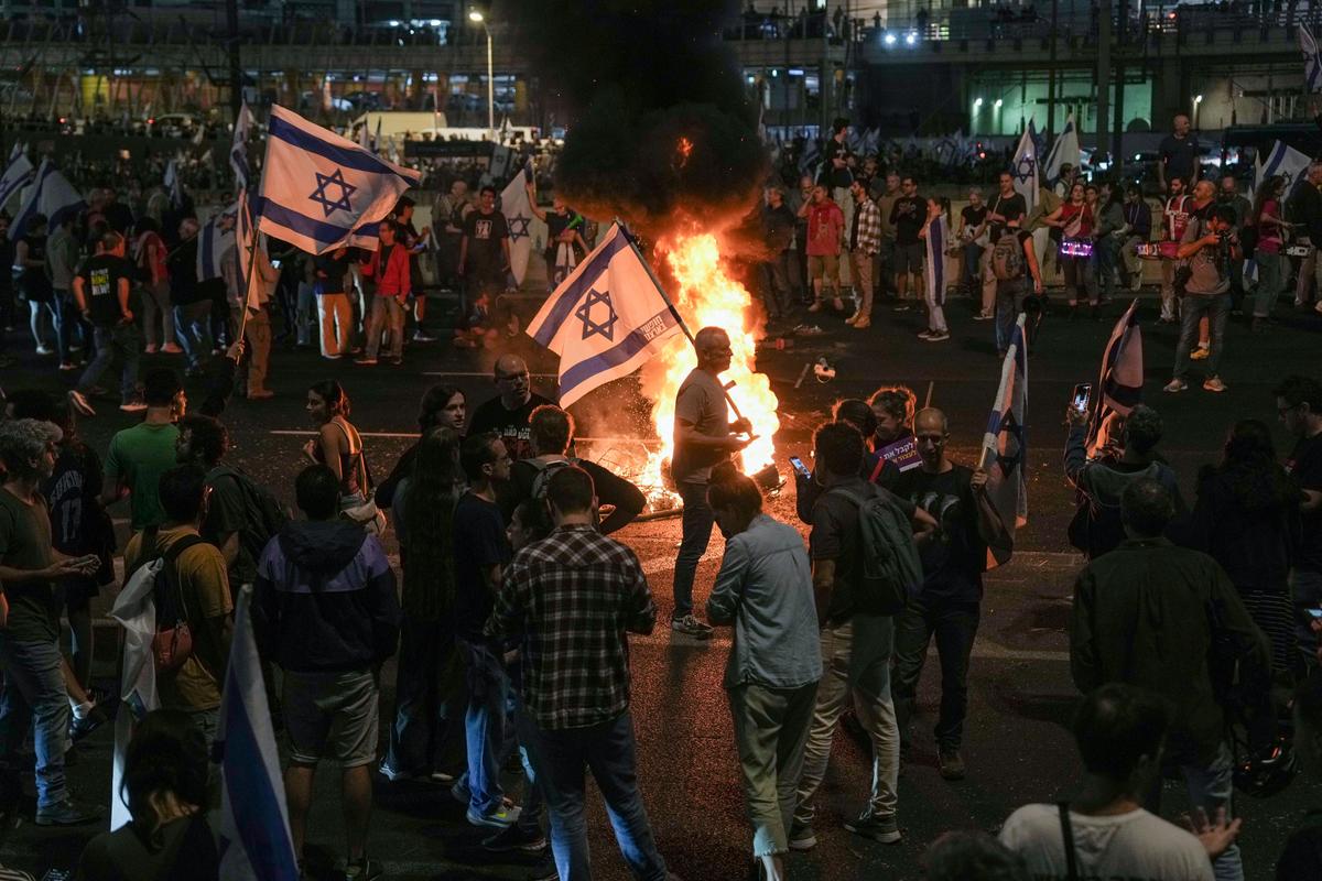 Protests Erupt in Israel After Netanyahu Sacks Defense Minister Gallant