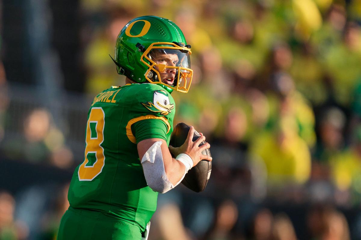 Oregon on Top of First College Football Playoff Rankings