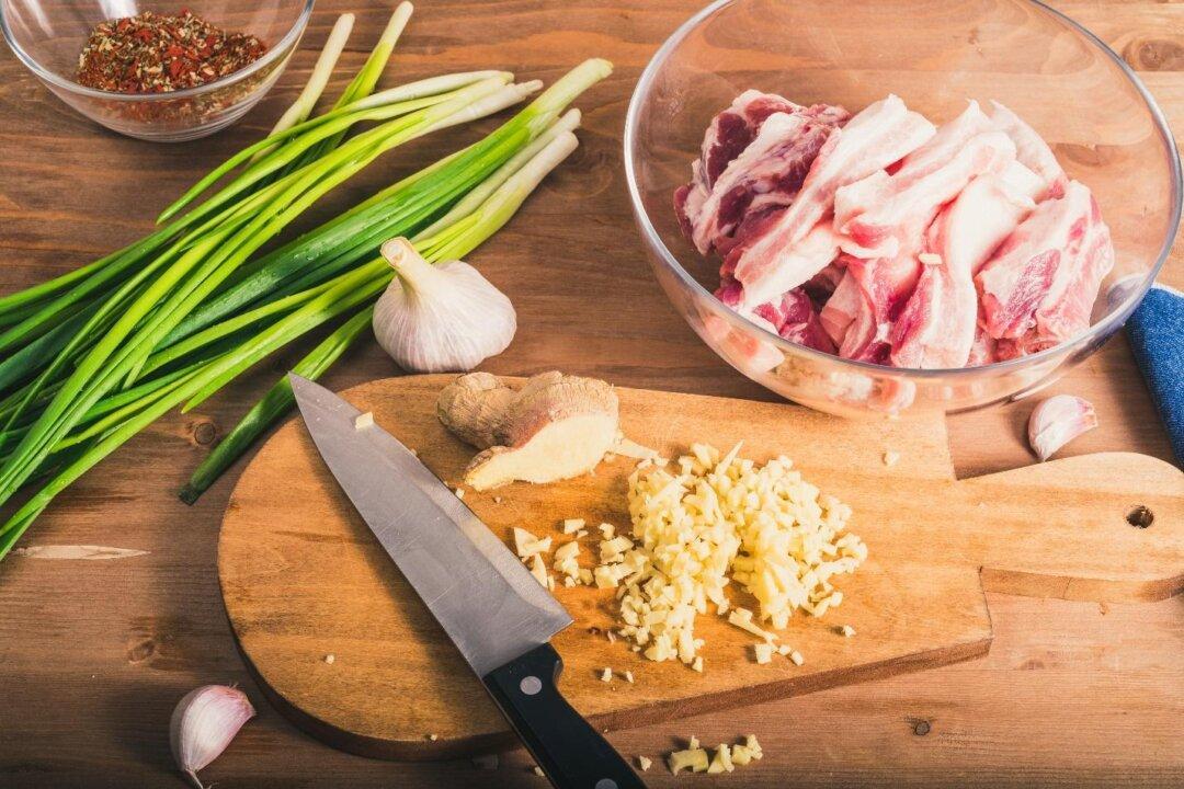 4 ‘First-Aid’ Foods You Can Use to Soothe Minor Ailments