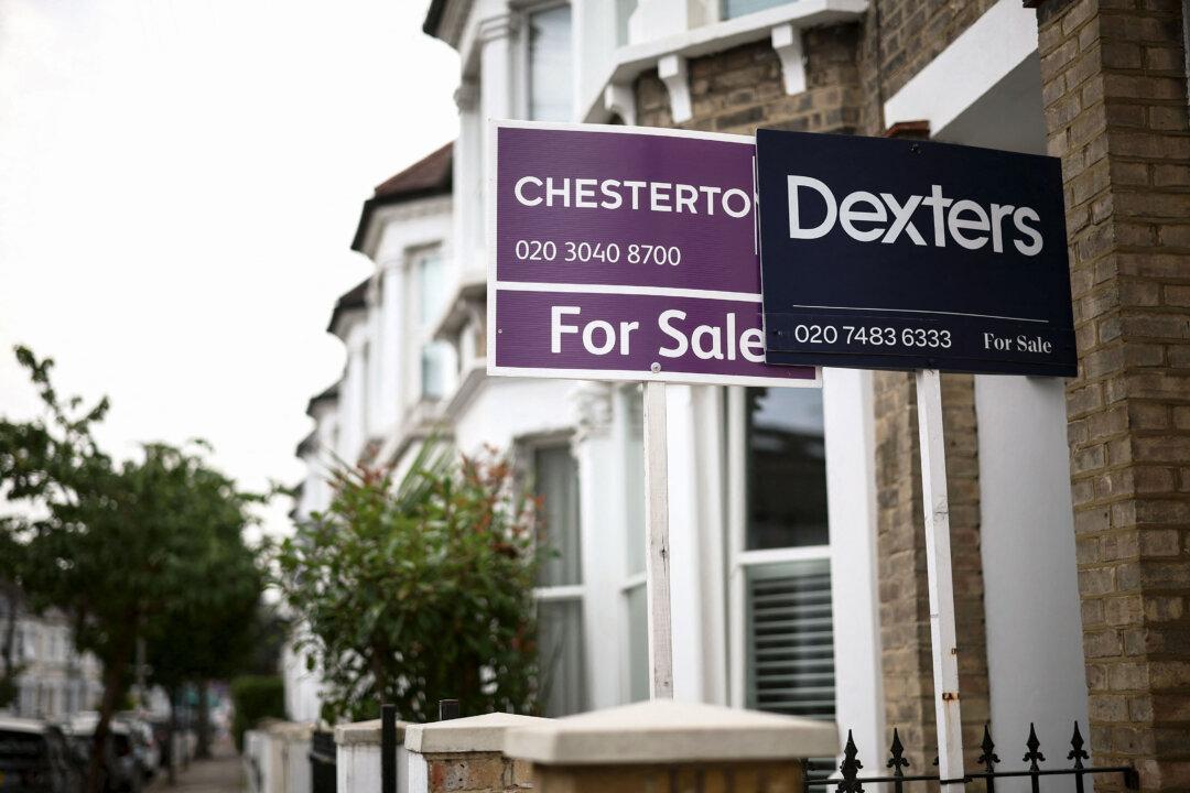 Average House Prices Reach Record High in October: Halifax