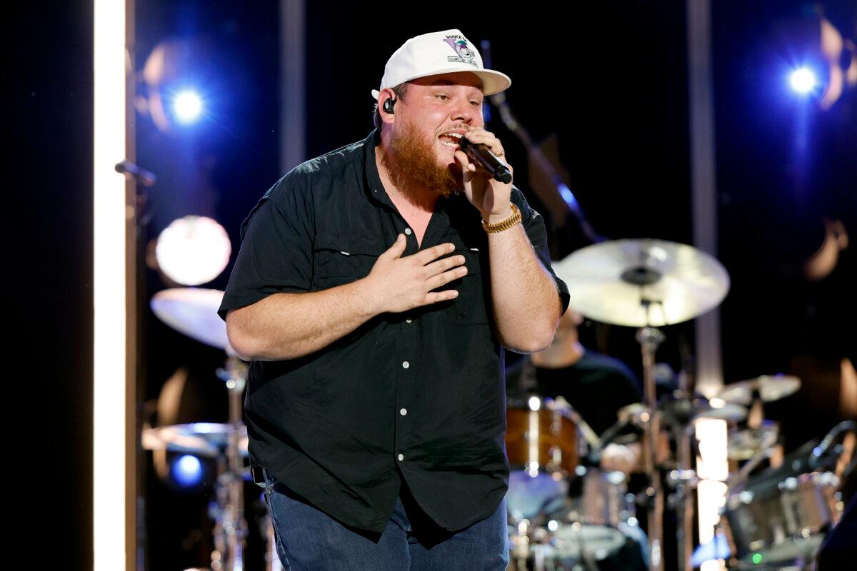 Luke Combs performs on stage during CMA Fest in Nashville, Tenn., on June 8, 2023. (Jason Kempin/Getty Images)