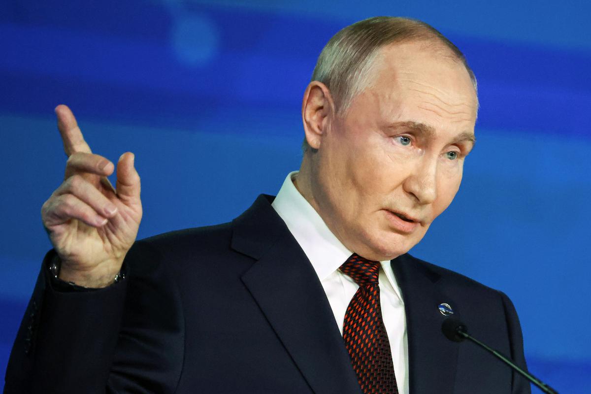 Putin Signs New Doctrine Lowering Threshold for Russia Using Nuclear Weapons thumbnail