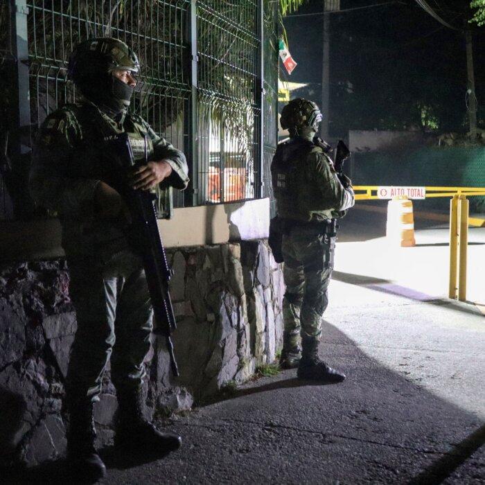 Police Find 11 Bodies Dumped by Highway in Southern Mexico and 4 More in Resort of Acapulco