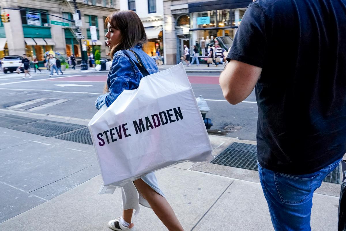 Steve Madden to Reduce China Production Amid Looming Trump Tariffs thumbnail