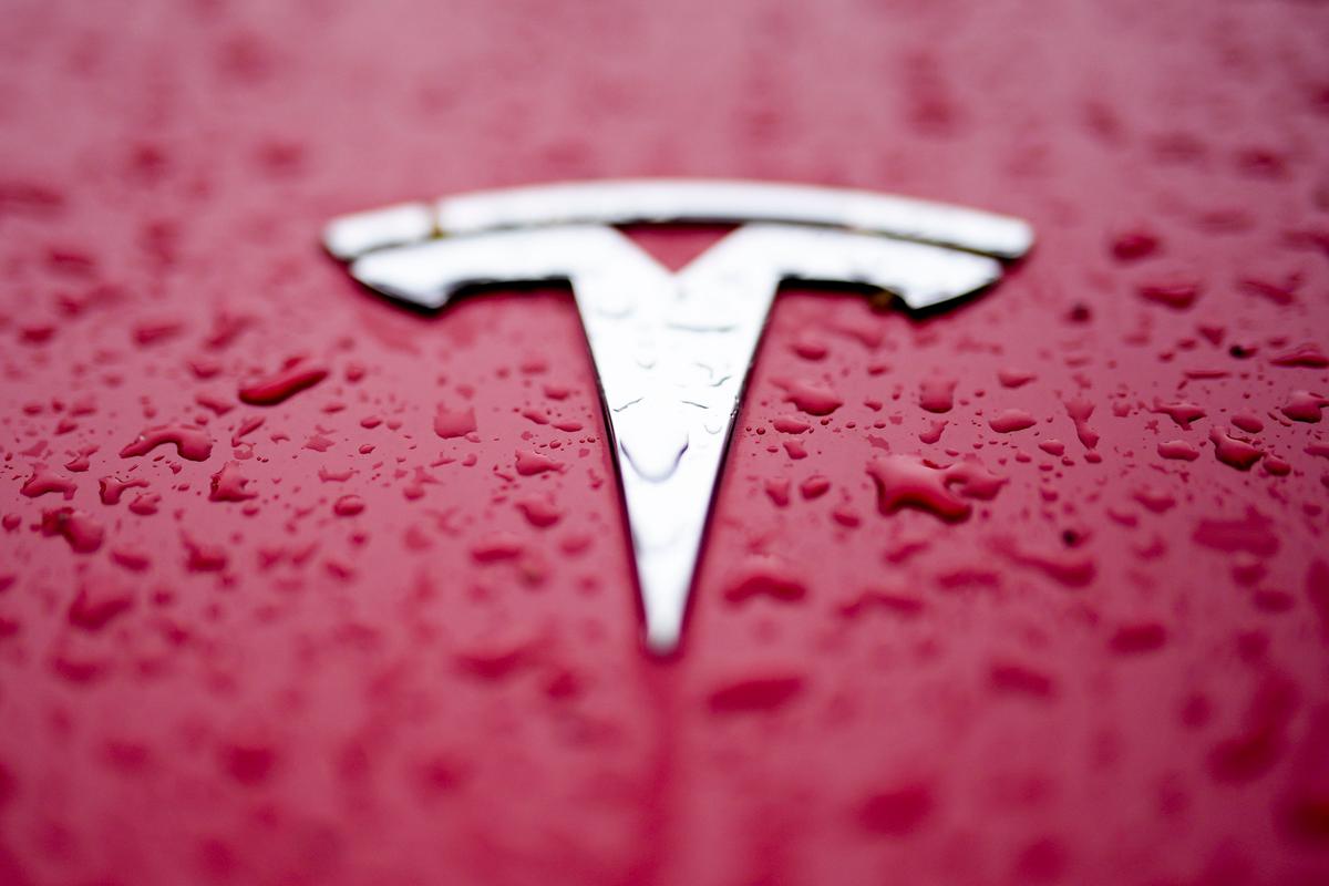 Tesla Recalls Nearly 700,000 Vehicles Over Tire Pressure Monitoring System Issue