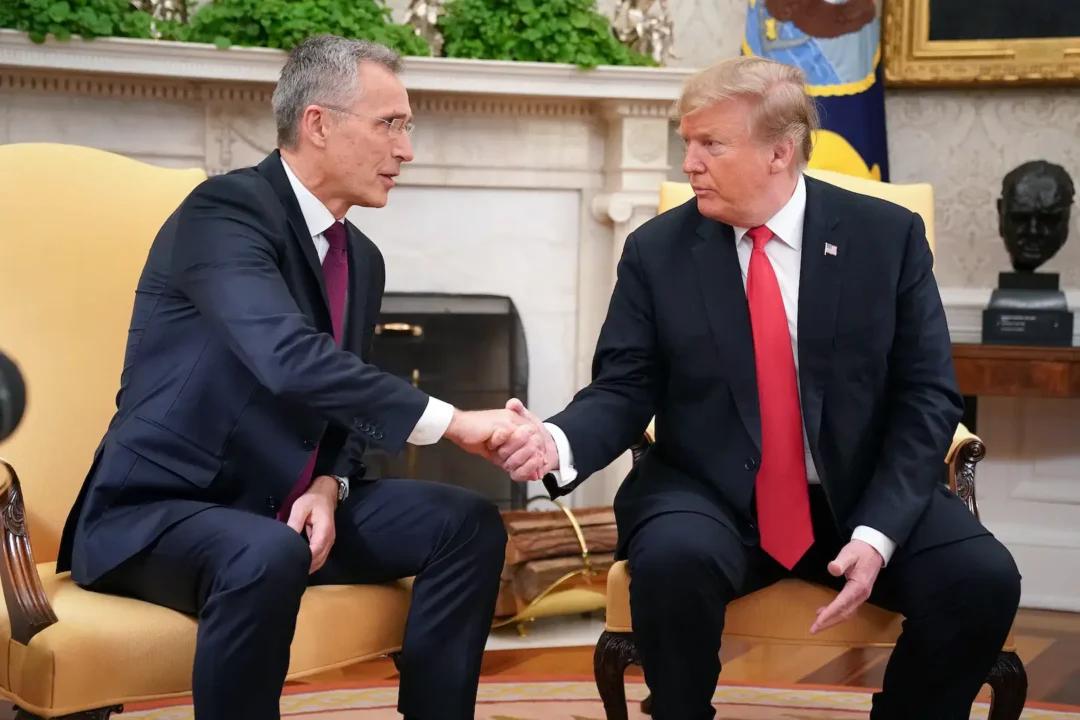 Former NATO Chief Urges Europe to Work With Trump to End Ukraine War