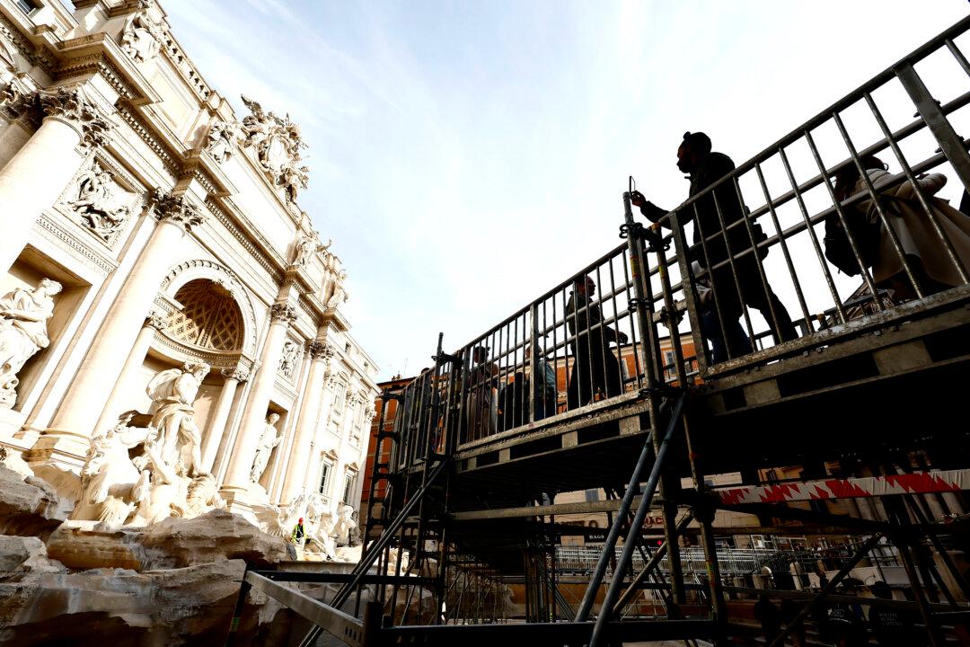 Tourists in Rome Now Have Walkway to Visit Trevi Fountain but Can’t Toss Coins