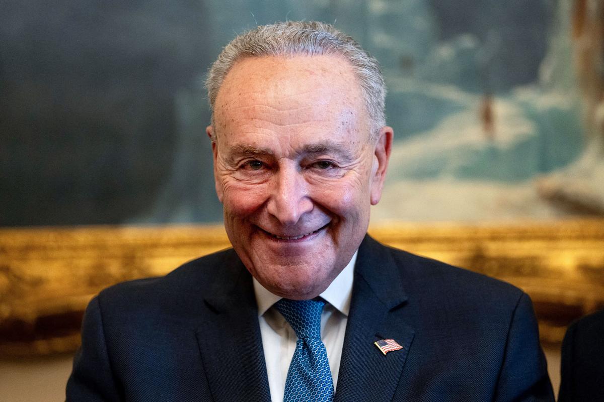 Chuck Schumer Congratulates Trump, Tells Democrats to Learn and Do Better thumbnail