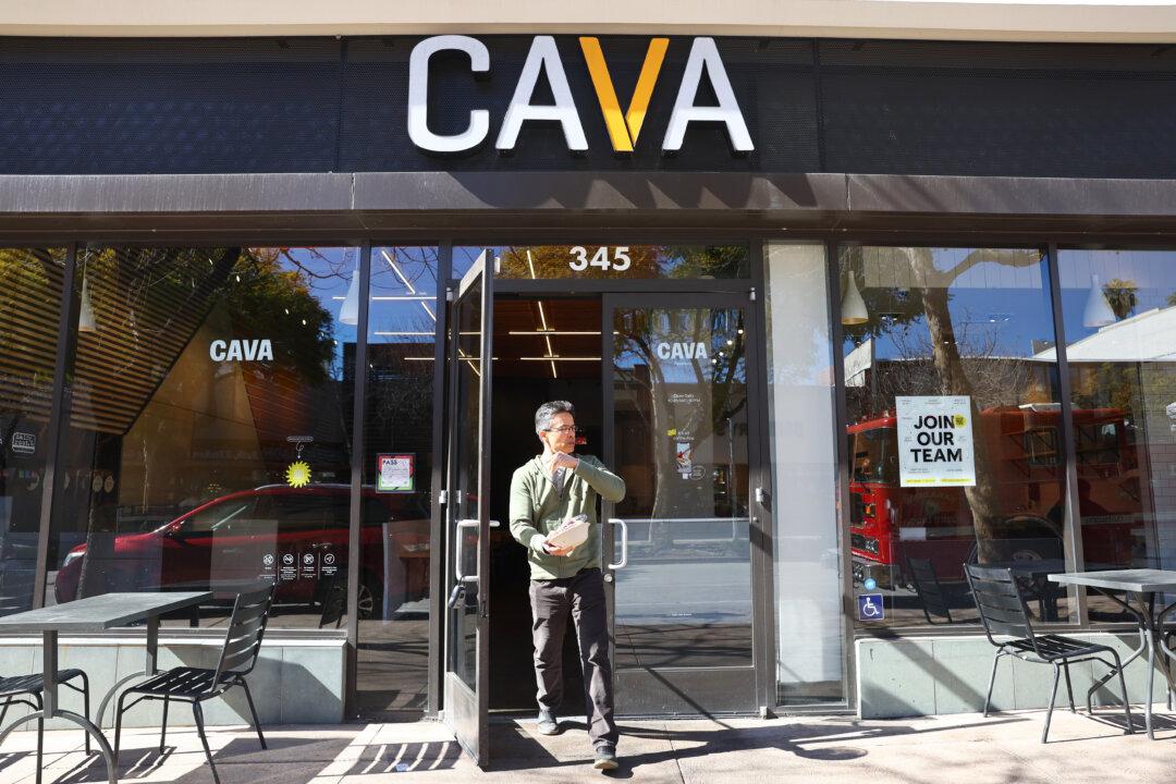 CAVA’s Revenue Growth Accelerates on New Restaurant Openings and Rising Traffic