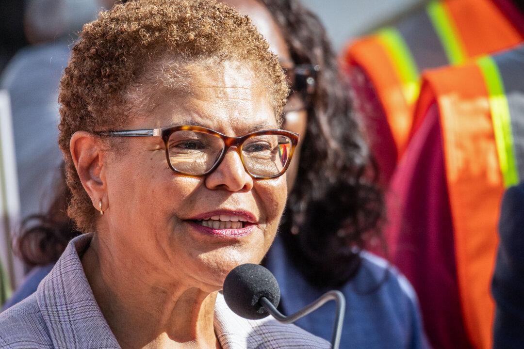 Los Angeles Mayor Pushes for Official Sanctuary City Status Before Trump Assumes Office