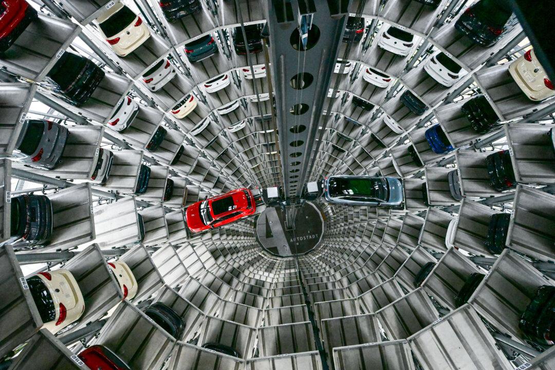 EU Automakers to Raise Gas-Powered Car Prices Due to Net-Zero Fines