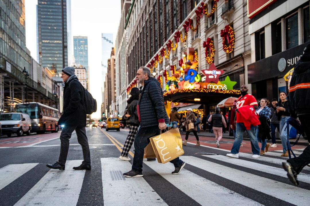 Americans Plan Record Spending Over Christmas Amid Post-Election Sentiment Lift