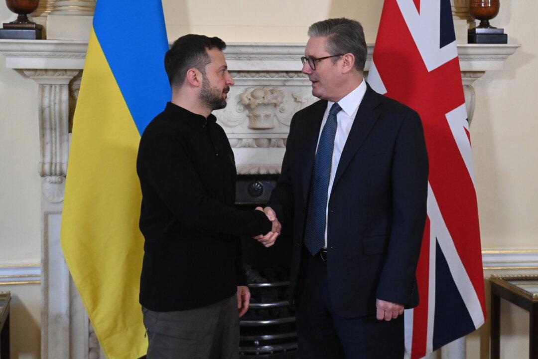 Starmer Says Supporting Ukraine Is Top of His G20 Agenda