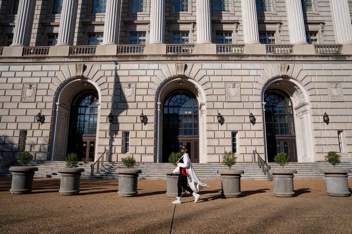 IRS Announces Lower Interest Rates for 1st Quarter of 2025 thumbnail