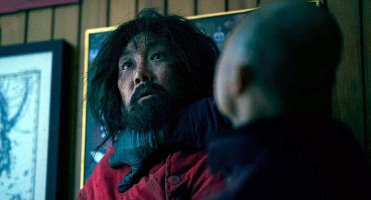 Lee Man-jae (Cho Jin-woong), in “Dead Man.” (Megabox Plus M).