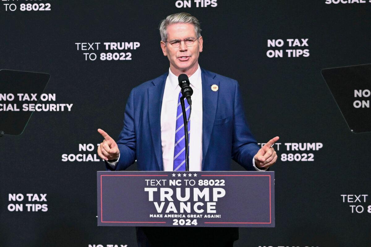 Investor Scott Bessent speaks on the economy in Asheville, N.C., on Aug. 14, 2024. (Matt Kelley/AP Photo)