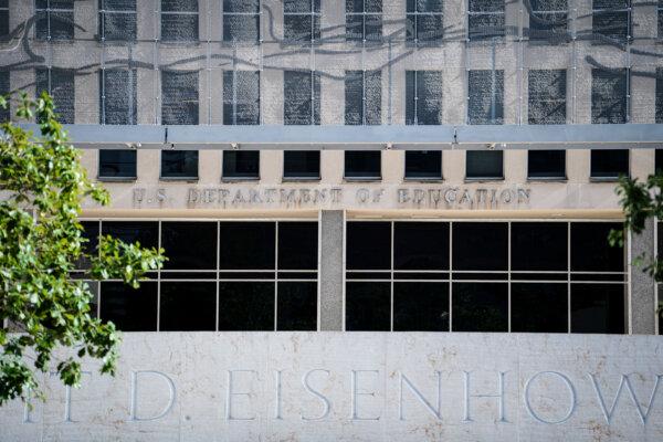 Democrats Barred From Entering Department of Education in Latest DOGE Protest