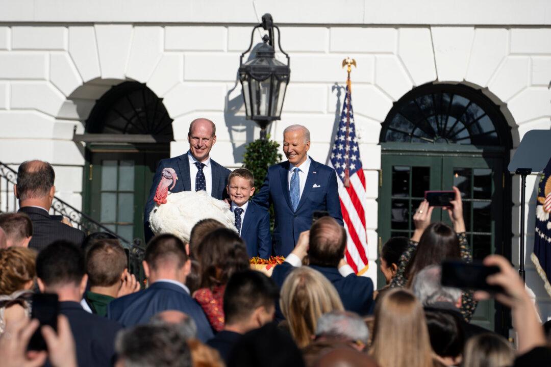 Biden Pardons 2 Turkeys in Annual White House Tradition