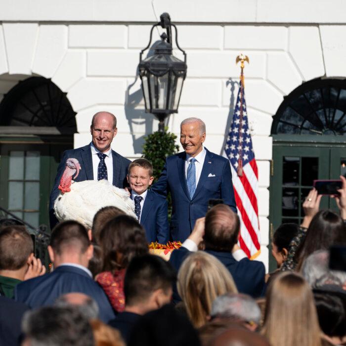 Biden Pardons 2 Turkeys in Annual White House Tradition