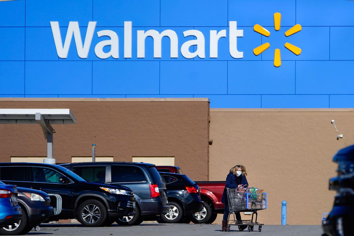Walmart Announces Departure From DEI Initiatives thumbnail