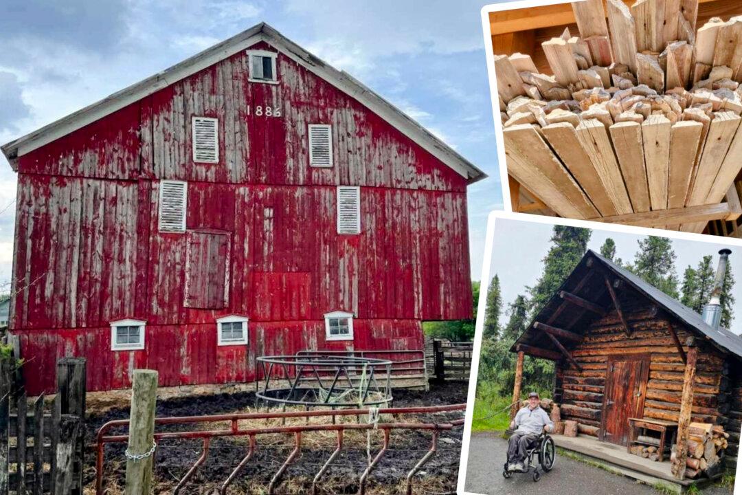 Kansas Man Reclaims Wood From Old Barns, ‘Lucky to Have the Chance to Save These Pieces of History’