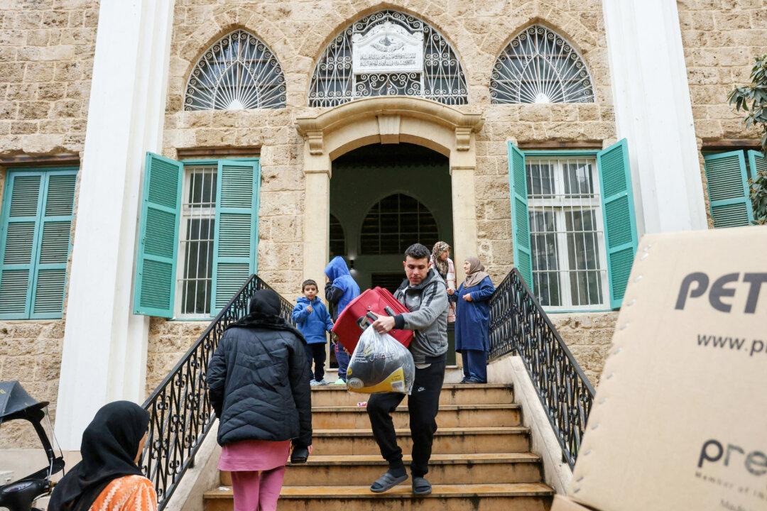 Thousands Return to Lebanon as Israel-Hezbollah Cease-Fire Holds