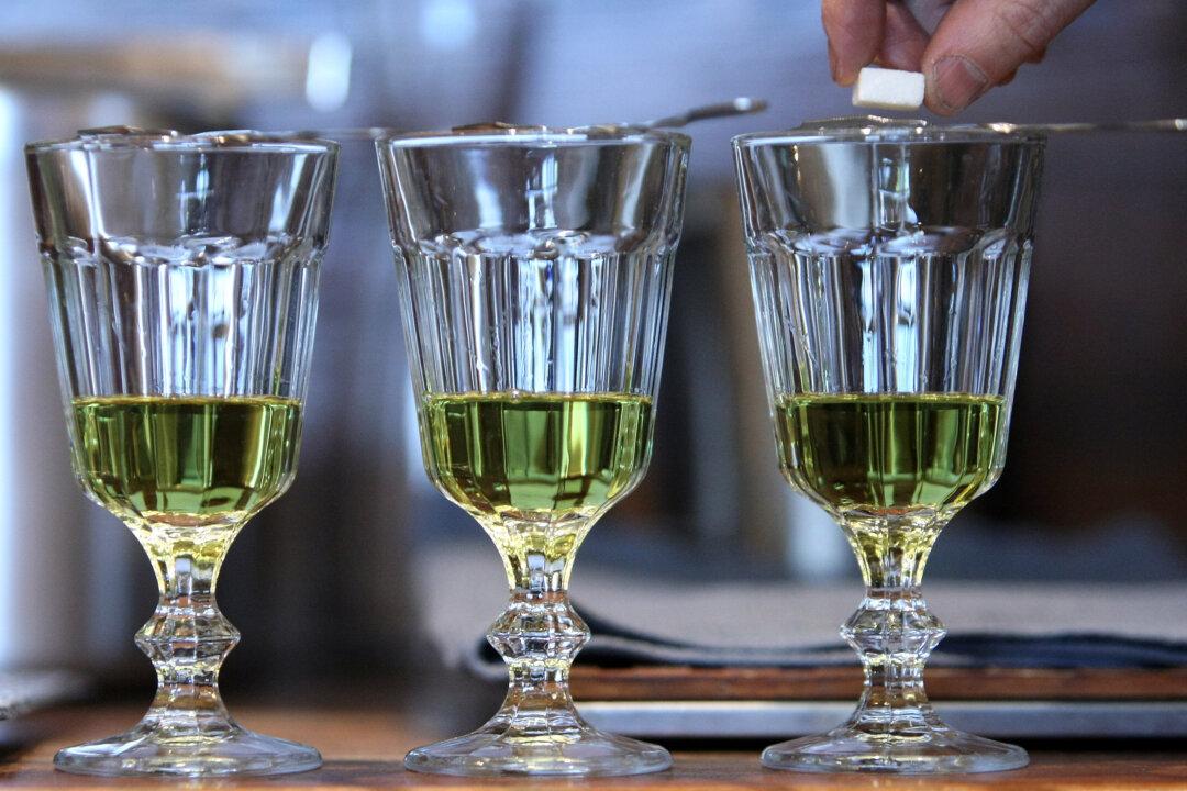 The Bad Science of Absinthe History