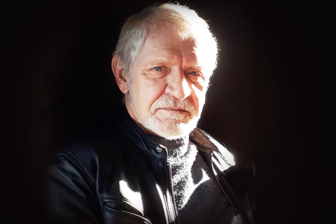 Canadian Artist Who Escaped Soviet Bloc Paints Epic Ode to Liberty and the American Dream