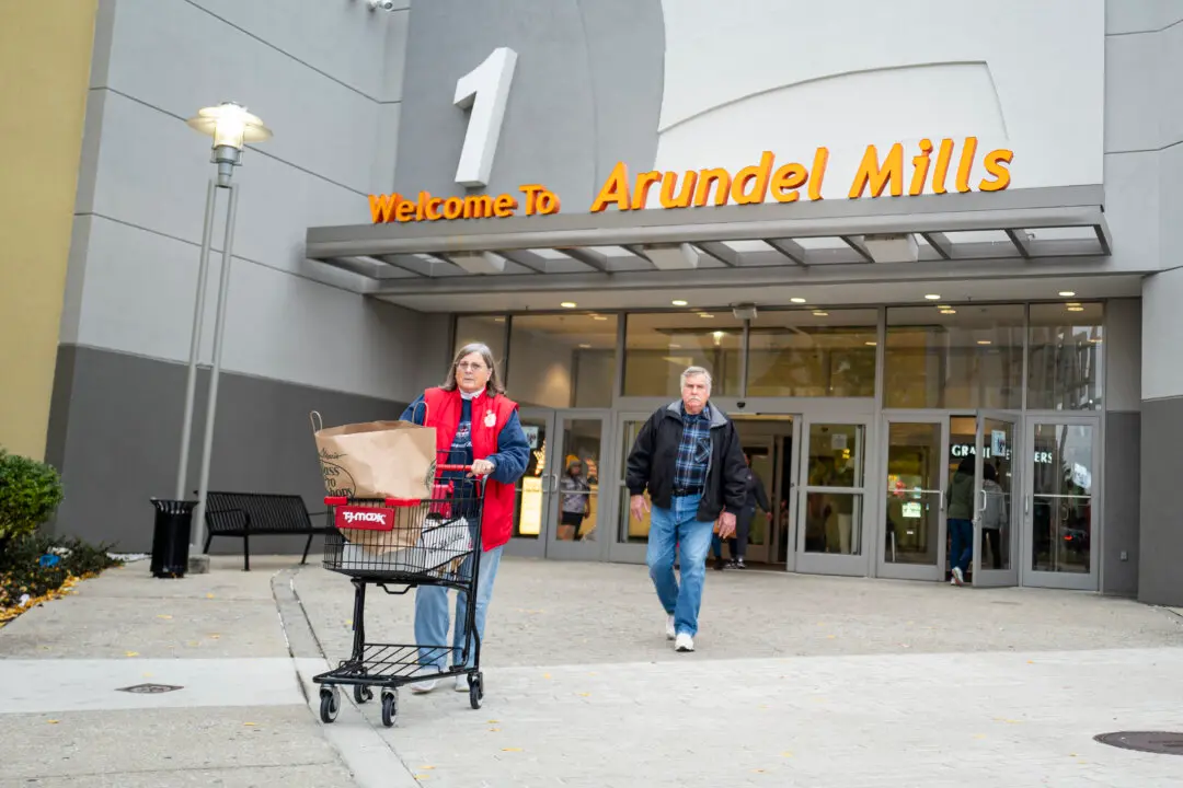 US Credit and Debit Card Spending Posts Largest Increase Since Early 2024