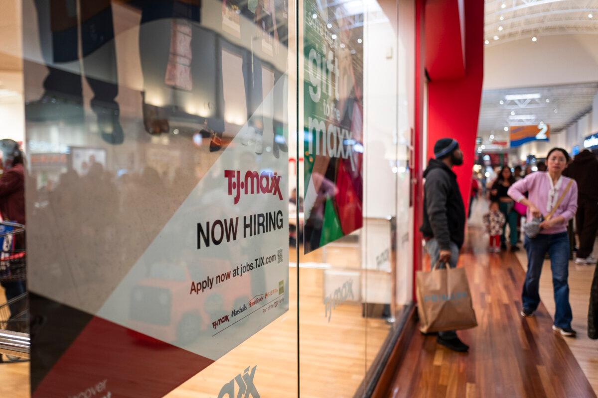 A hiring sign during Black Friday at a mall in Hanover, Md., on Nov. 29, 2024. (Madalina Vasiliu/The Epoch Times)