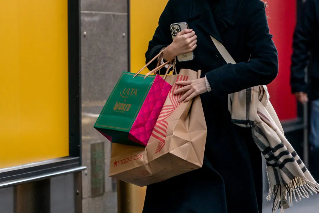 Holiday Retail Sales to Surpass $1 Trillion: Report