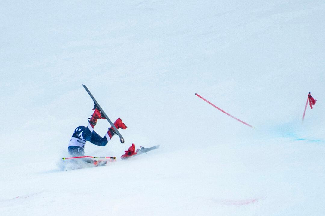 Mikaela Shiffrin Crashes in Final Run of Giant Slalom, Taken Off the Hill in a Sled