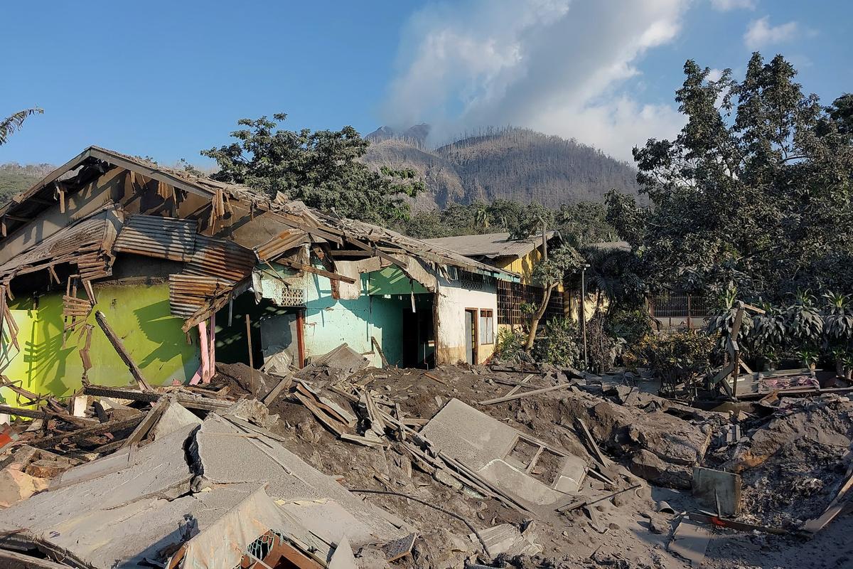 Indonesia to Evacuate 16,000 People After Mount Lewotobi Laki-Laki Eruption