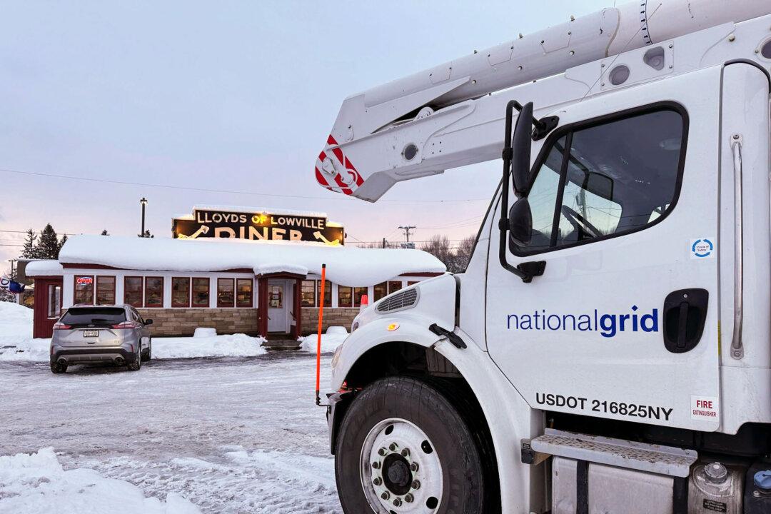 Heavy Snow and Numbing Temperatures Keep Parts of the US in Deep Freeze