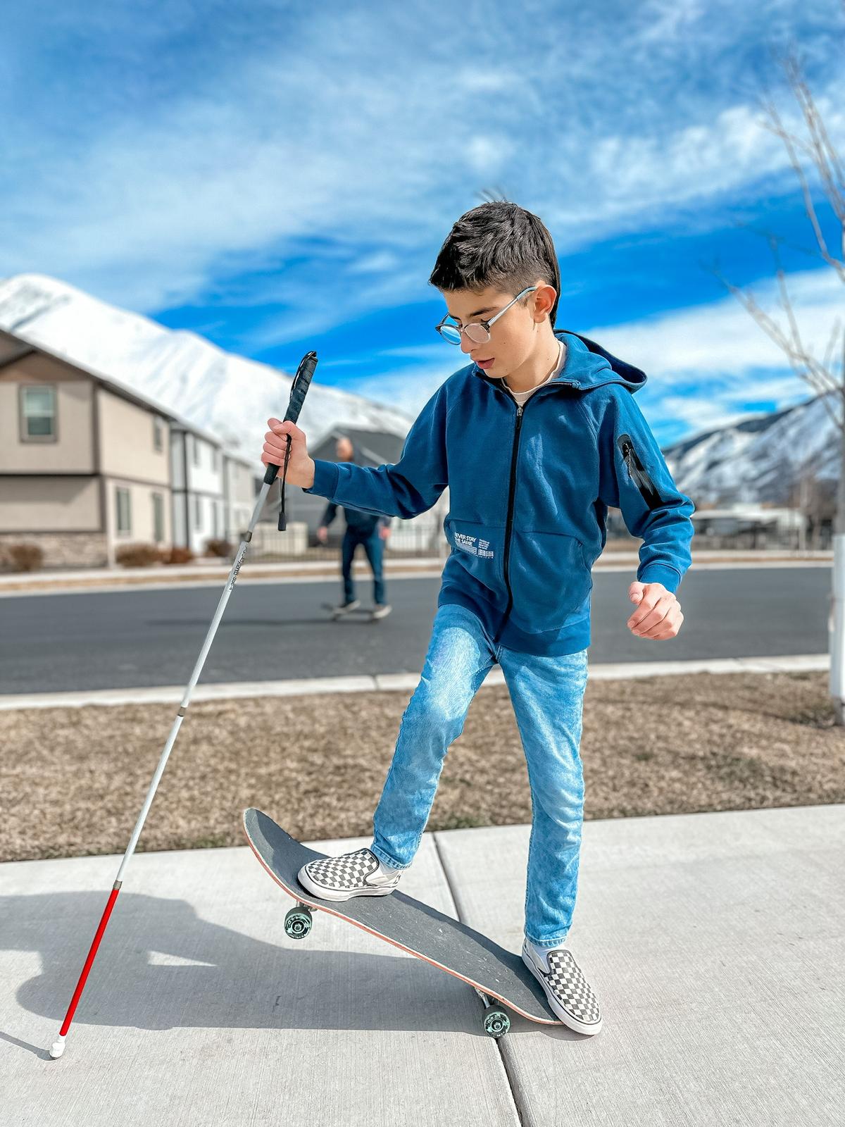 Ashton's dad helped him learn how to skateboard. (Courtesy of Hilda Dunford)