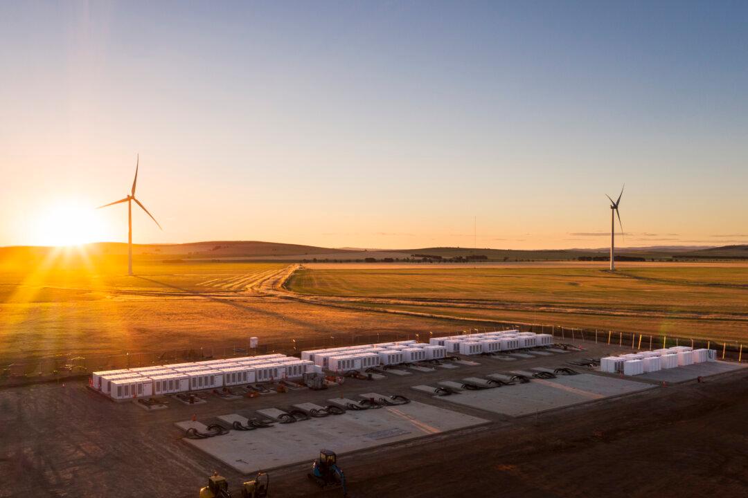 Victoria Completes Big Battery Near Melbourne