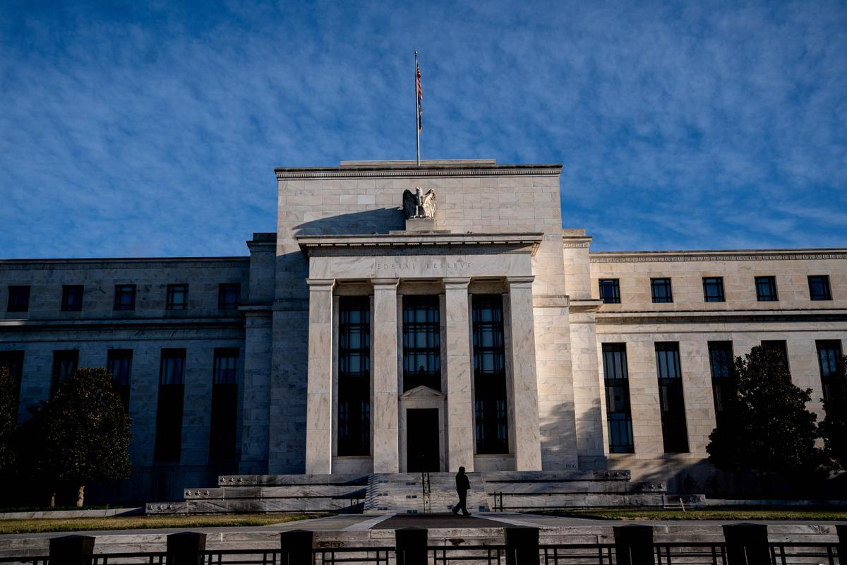 Upcoming Fed Meeting May Prepare Markets for Resumption of Interest Rate Cuts thumbnail