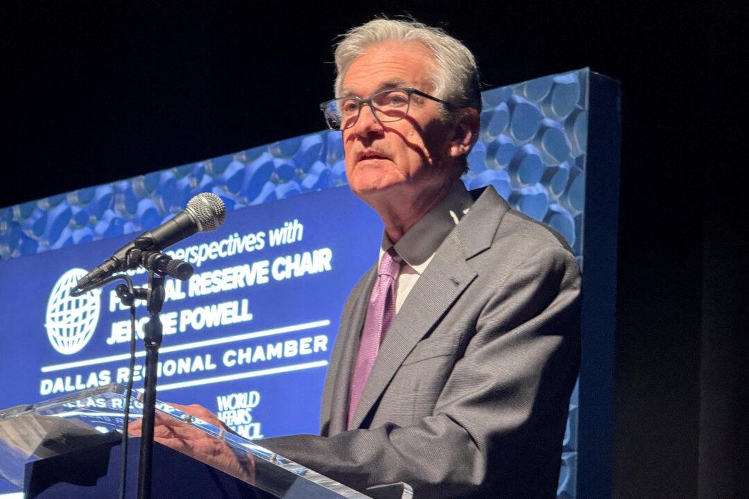Powell Says Fed Can Afford to Be a Little More Cautious